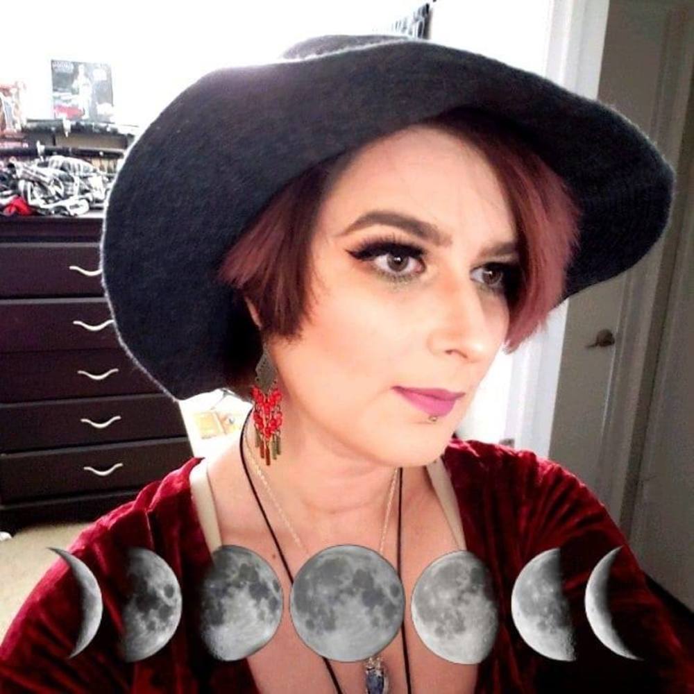 Meet your Posher, Lilith